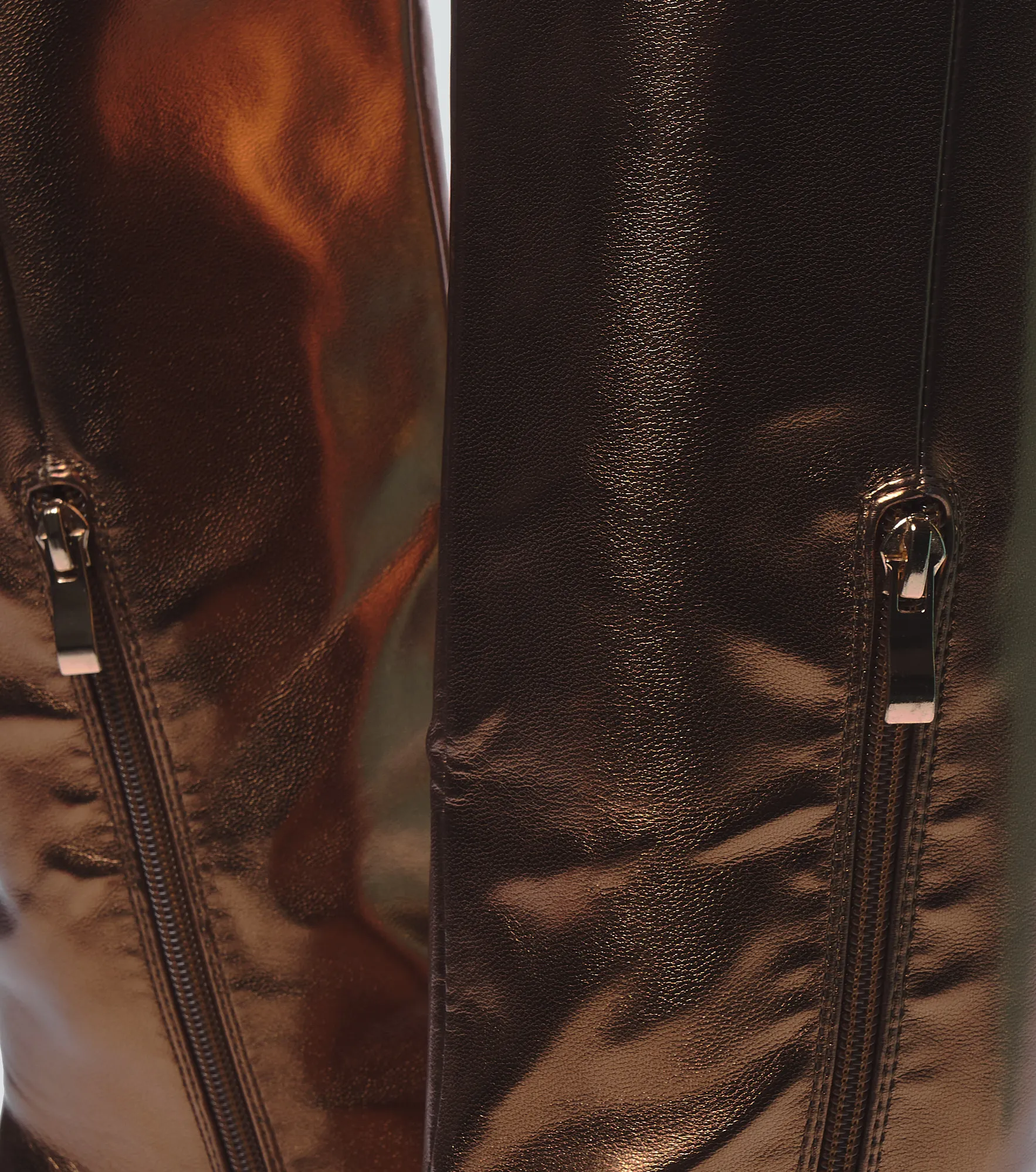 Bota Cana Alta Dorado Con Tacon Derek 836381 DO