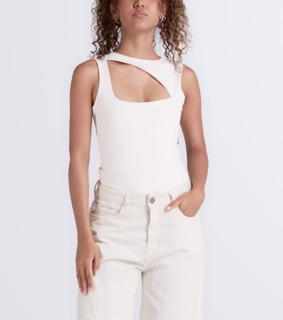 Annie Body Slimfit Con Cortes Typer 834483 