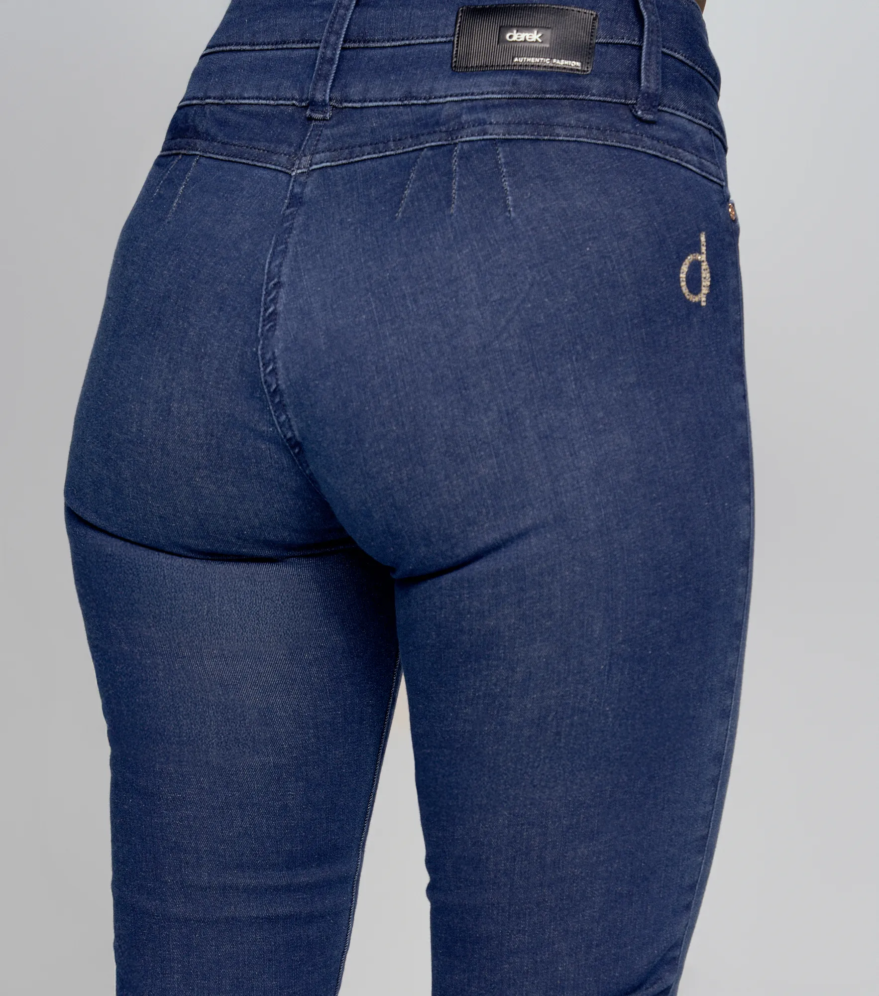 Jean para mujer con pretina ancha y corte sin bolsillos derek Ref