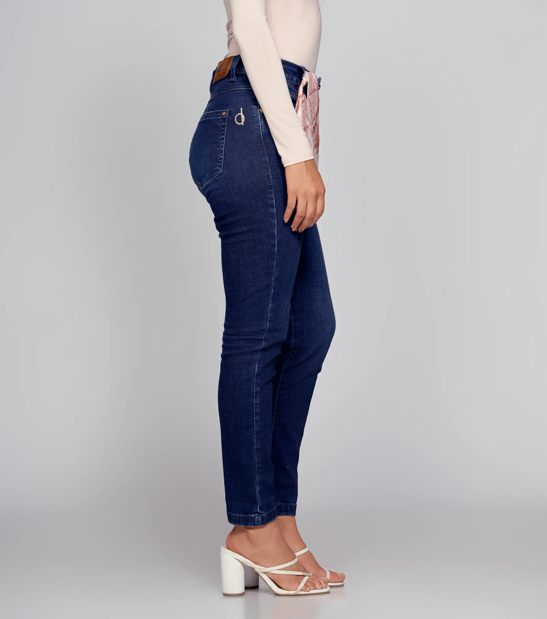 Jean Para Mujer Proceso Oscuro Praga Merlina Derek 832873 AZ