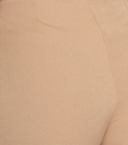 Short Unicolor Con Ribetes Laterales Martina DerekKQ