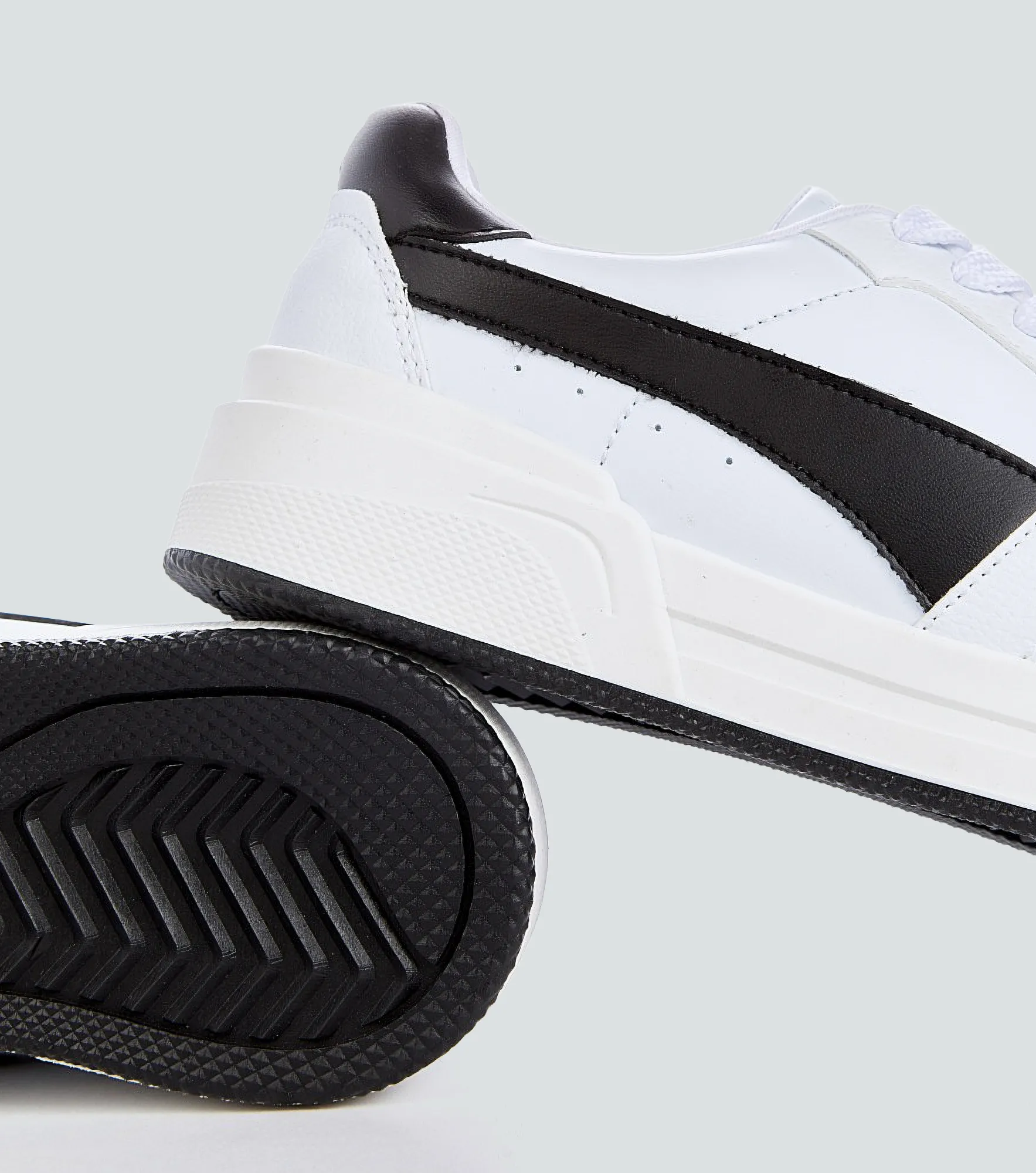 Gissel Zapatos Combinados Con Piezas En Color Contraste Unser 830862 BL