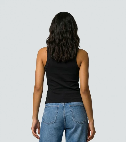 Evelyn Blusa Basica Cuello Redondo Unicolor UnserNG