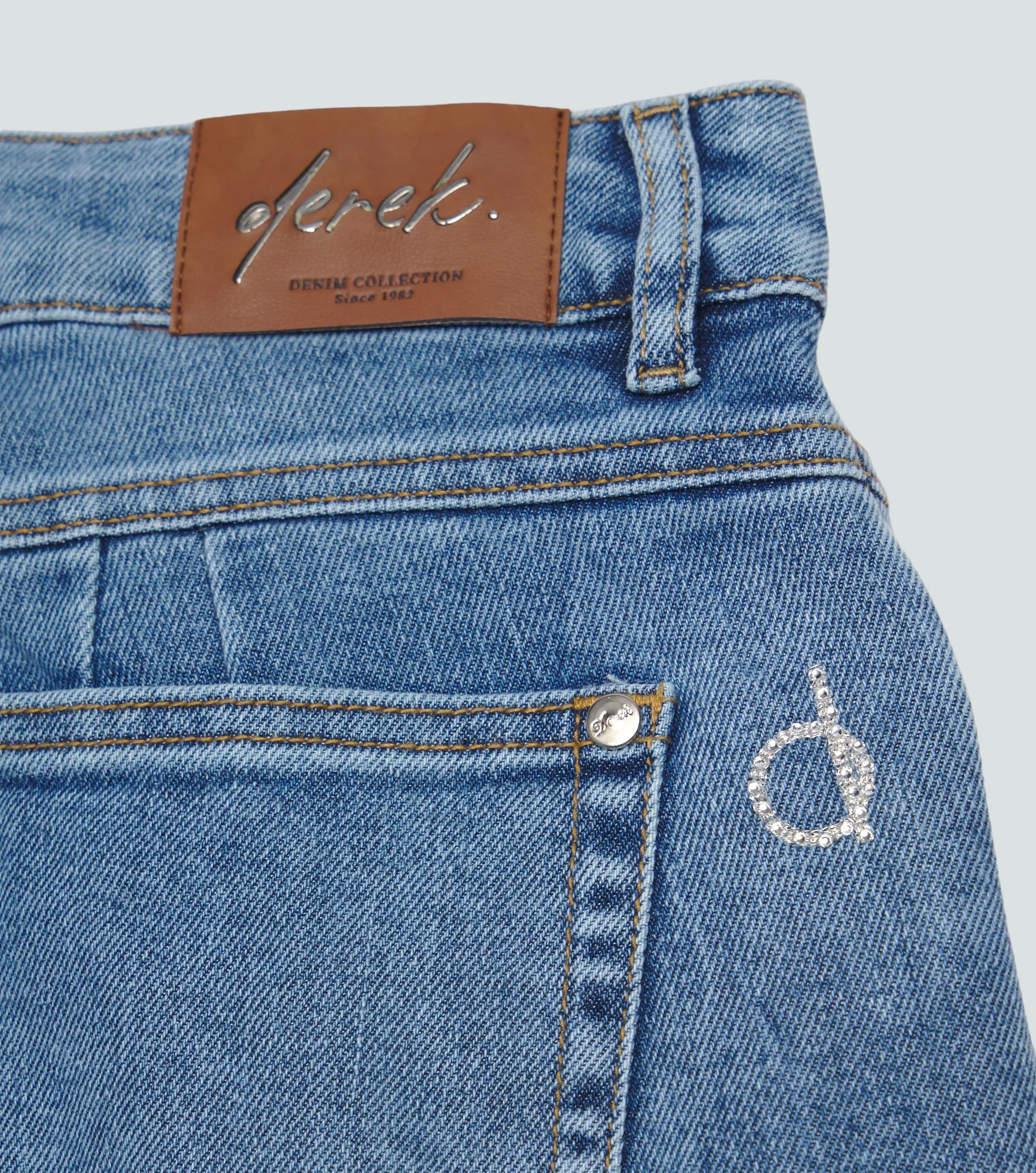 Barcelona Jean Barrel Con Proceso Alicia Derek 837715 AZ