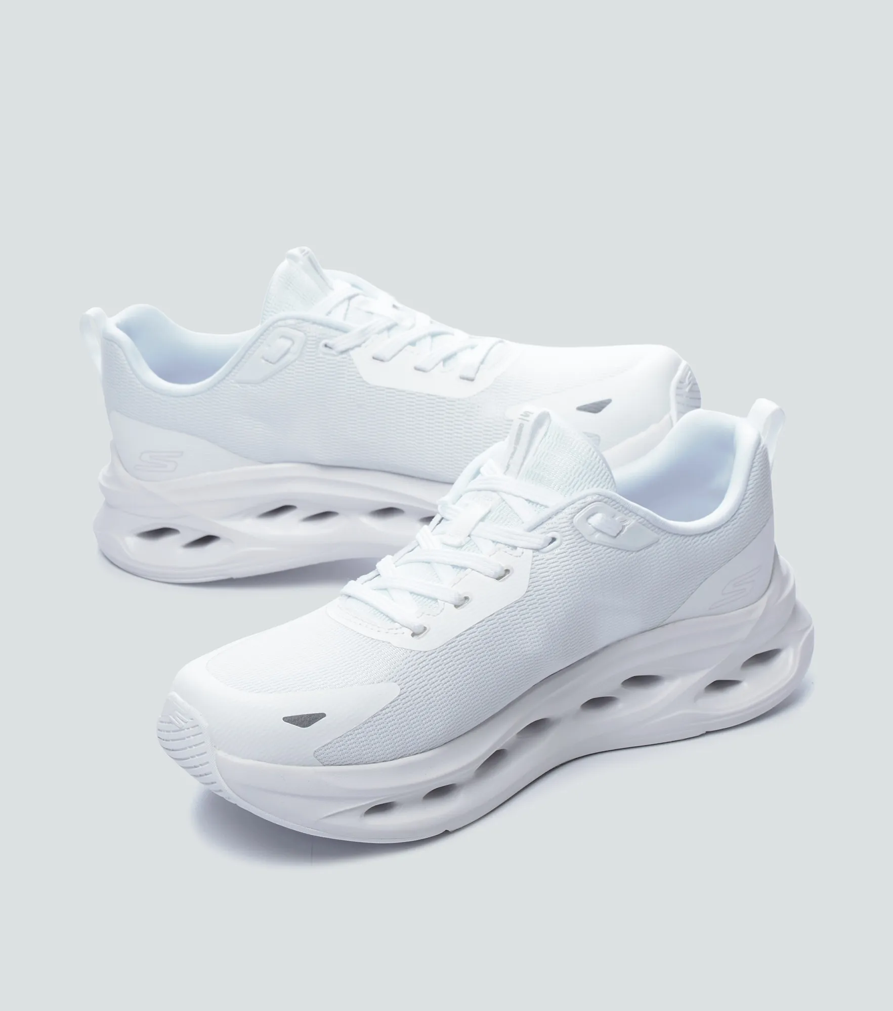 Tenis Skechers Max Cushioning Glide Step 133331 BL