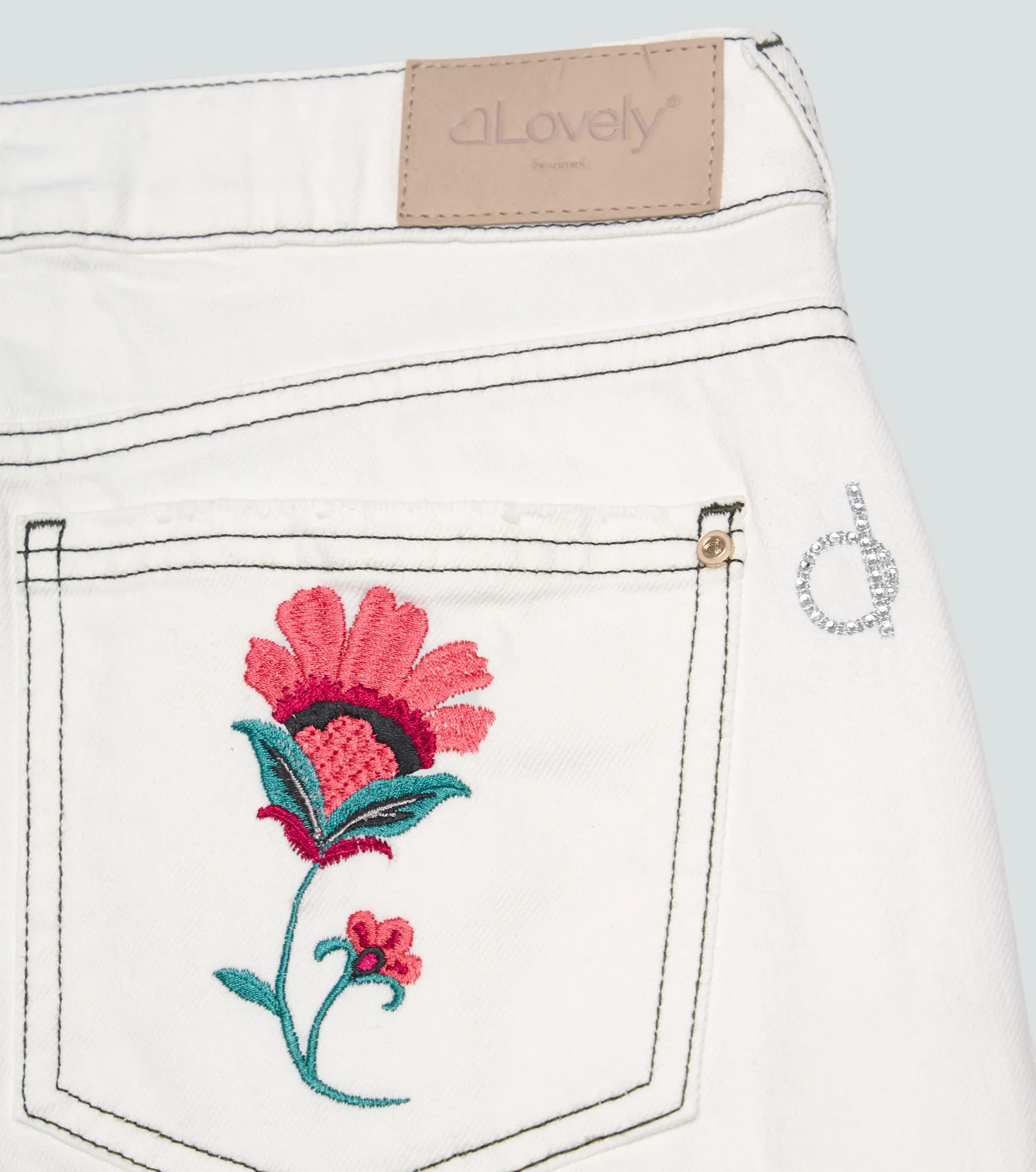 Jean Para Mujer Bloom Con Costuras En Contraste 837782 BH