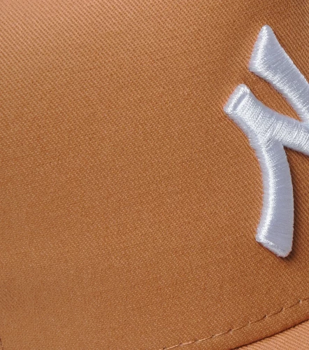 Gorra New Era League Ess Trucker NeyyanBG