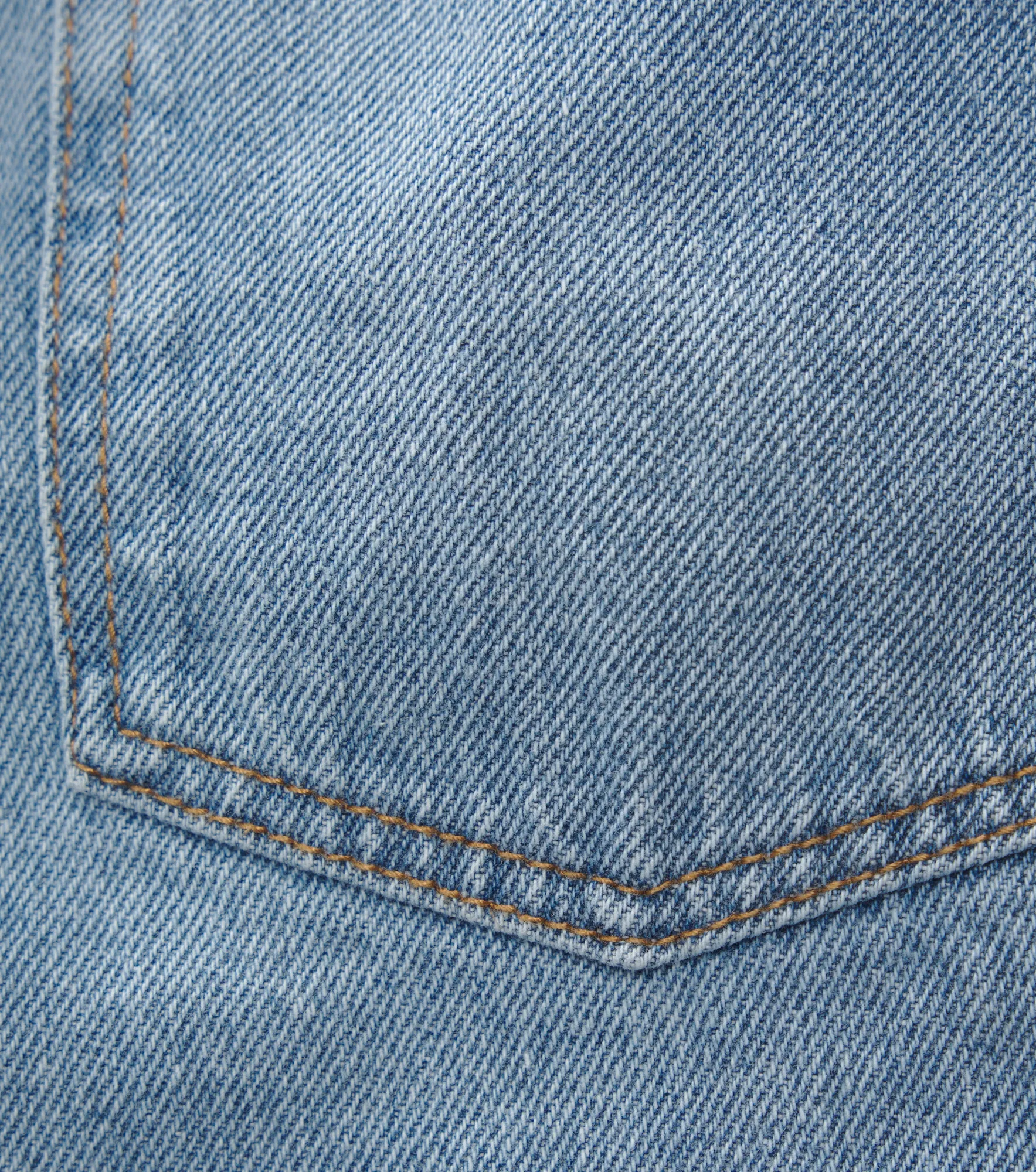 Lewis Jean Relaxed Con Corte En Costado Typer 836637 AZ