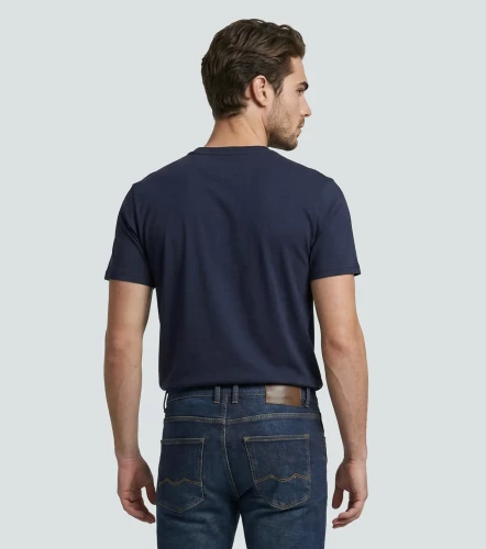 Camiseta Chevignon Embossed Graphic T ShirtAZ