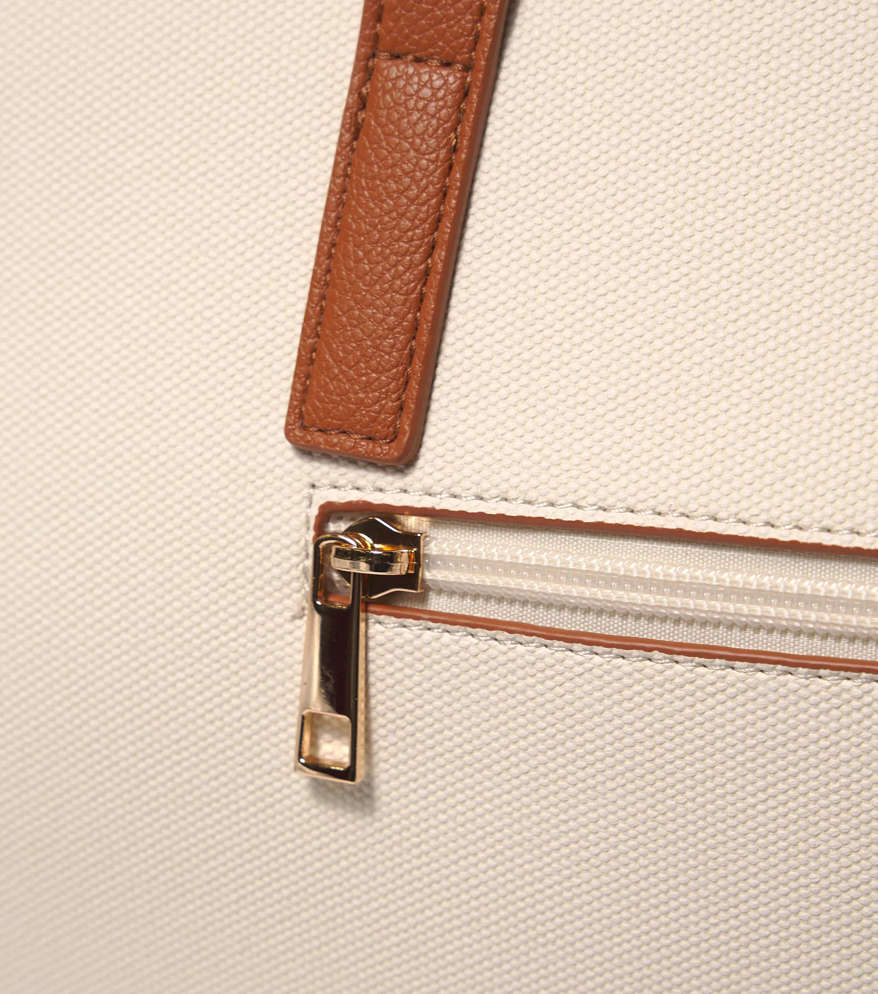 Bolso Con Bandolera Rectangular Derek 838091 BG