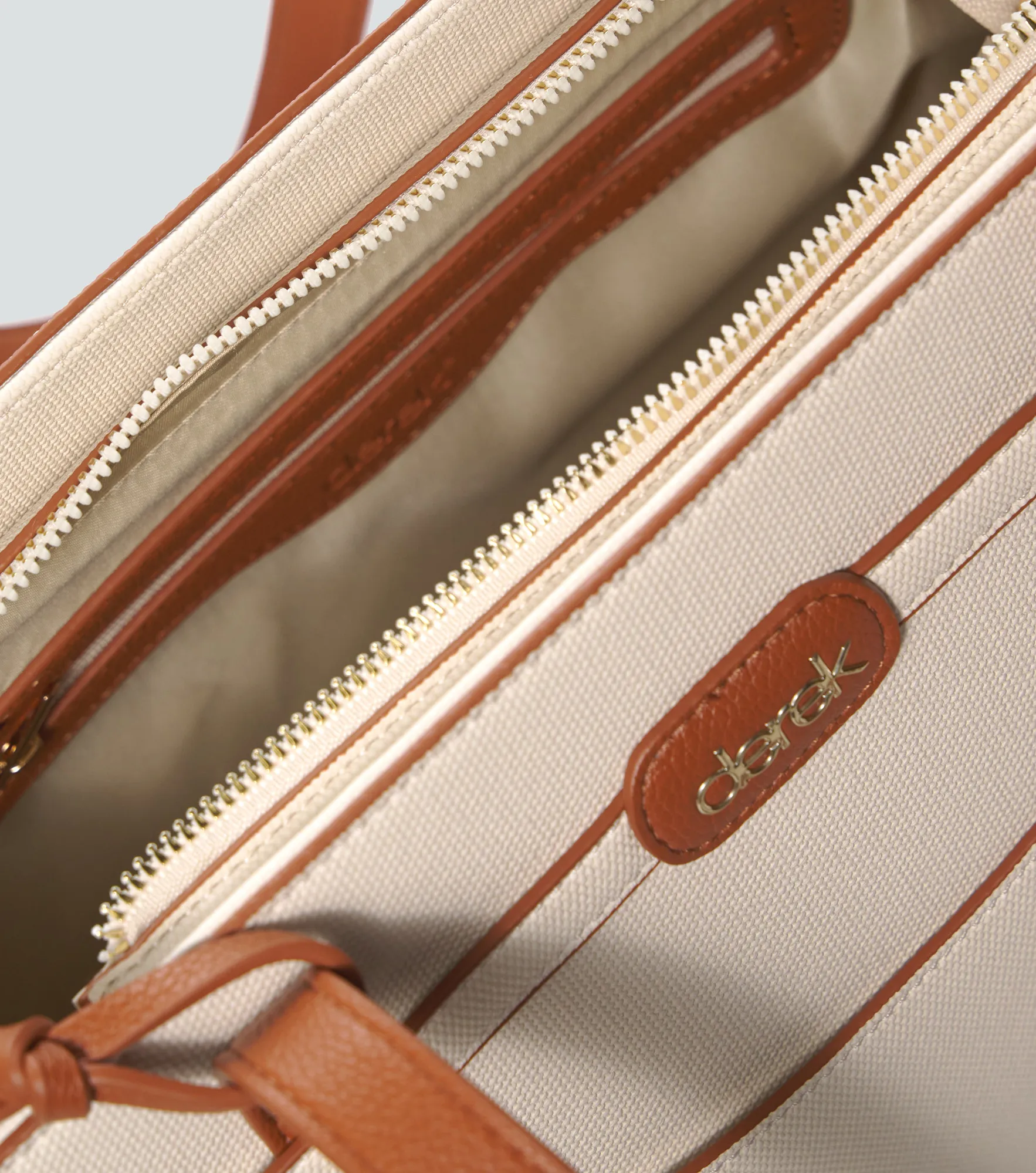 Bolso Con Bandolera Rectangular Derek 838091 BG