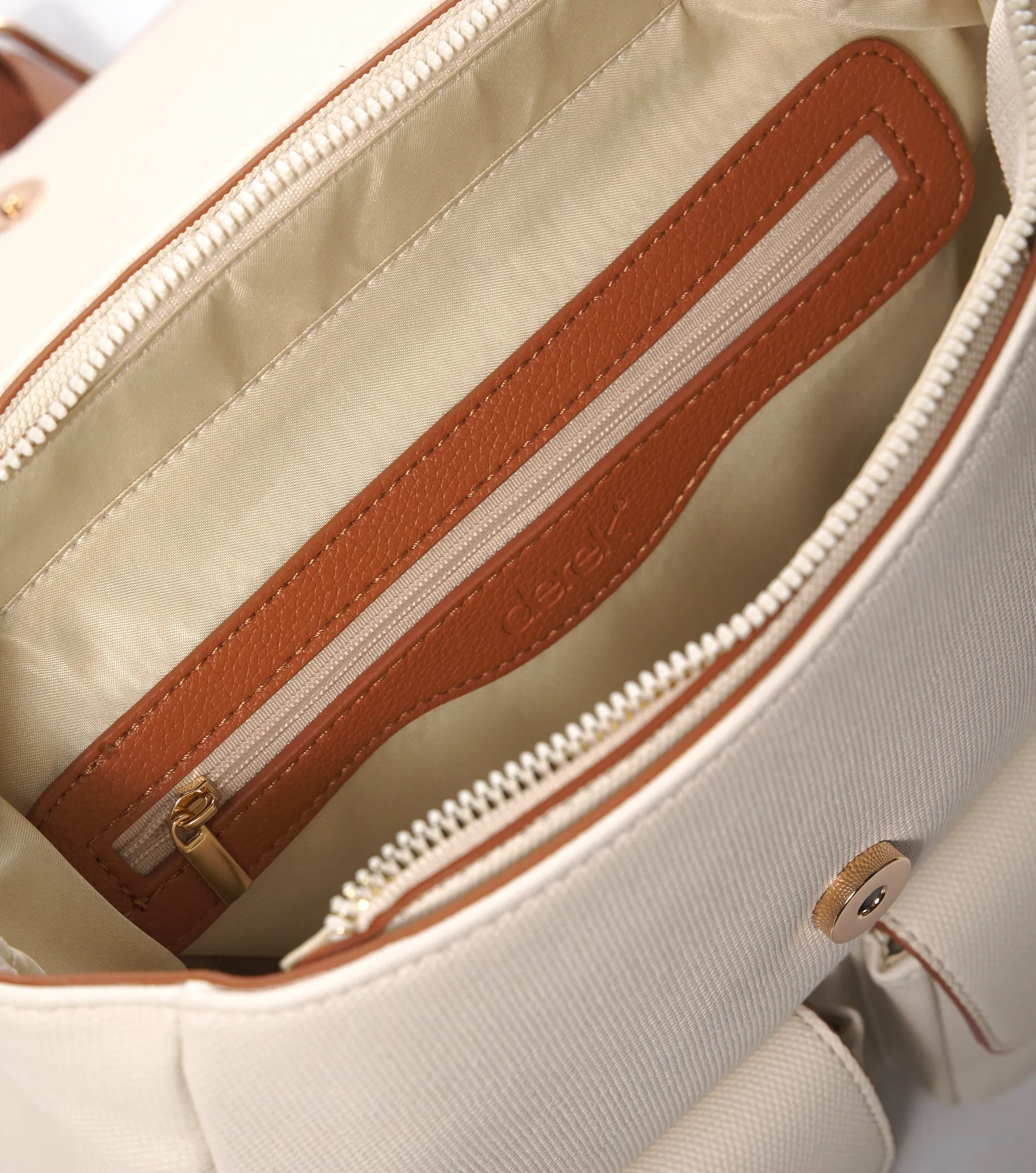 Morral Con Compartimientos Exteriores Derek 838092 BG