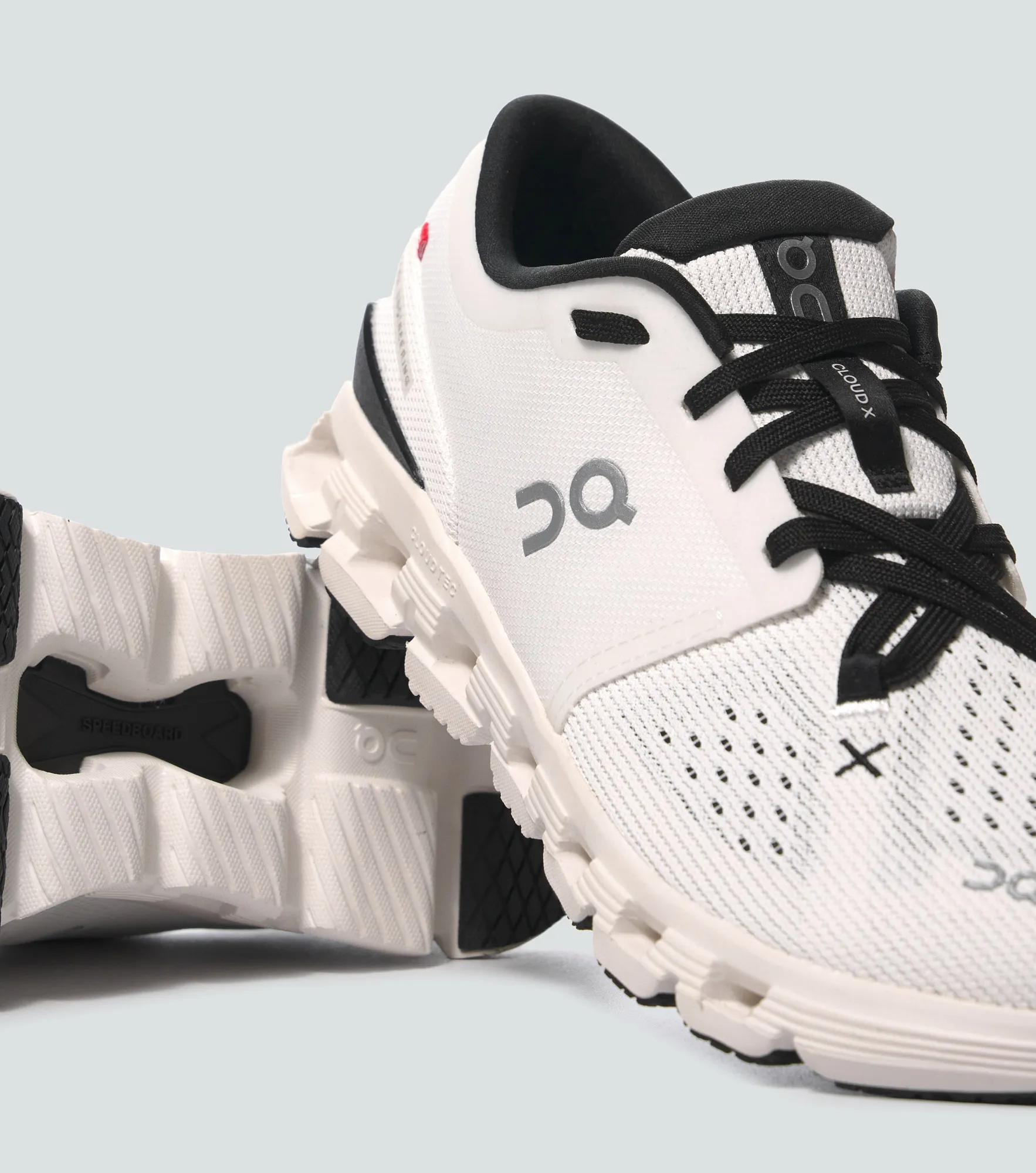 Tenis On Running Cloud X4 133650 BL