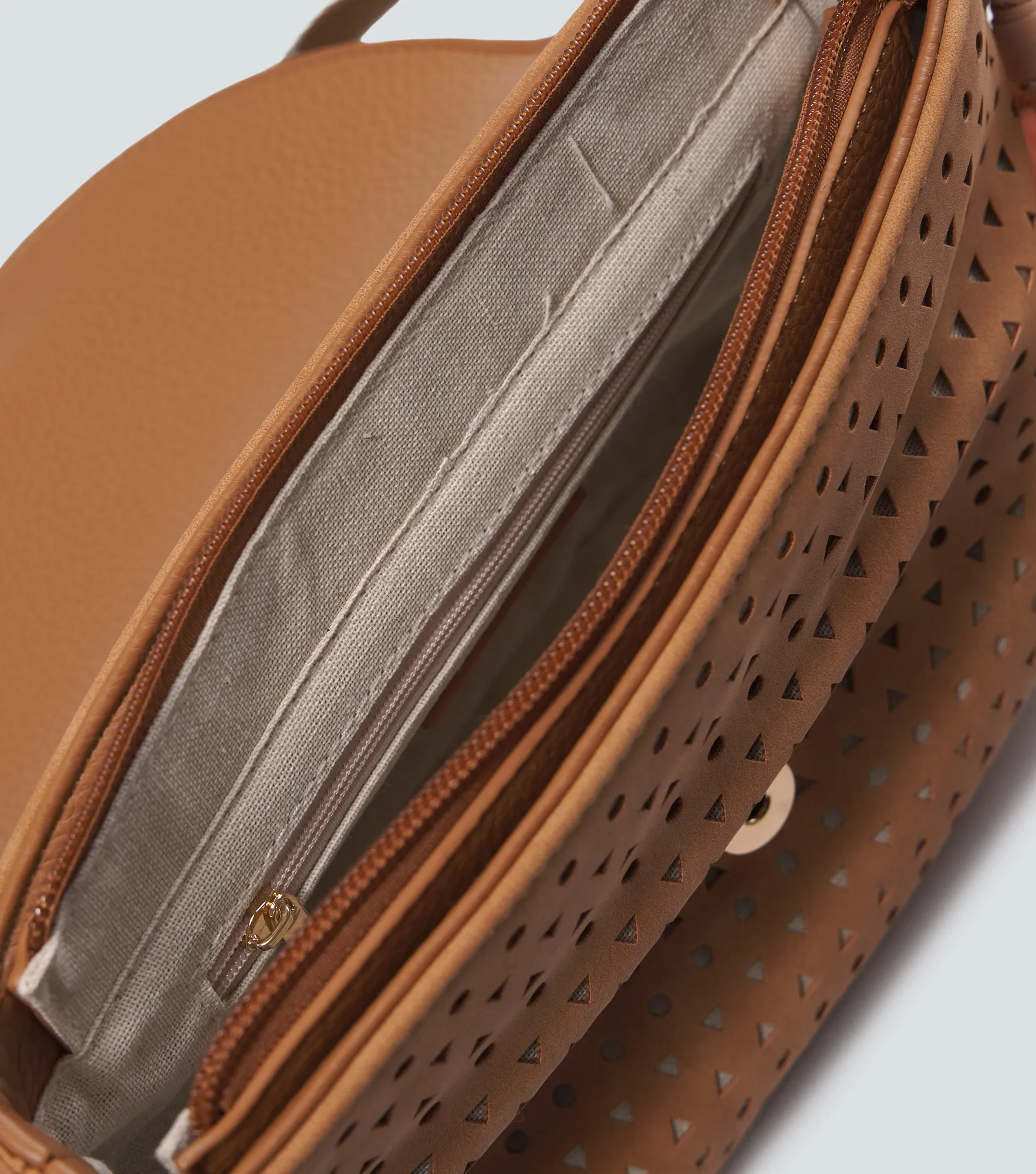 Bolso Pequeno Con Panoleta Derek 838150 CF