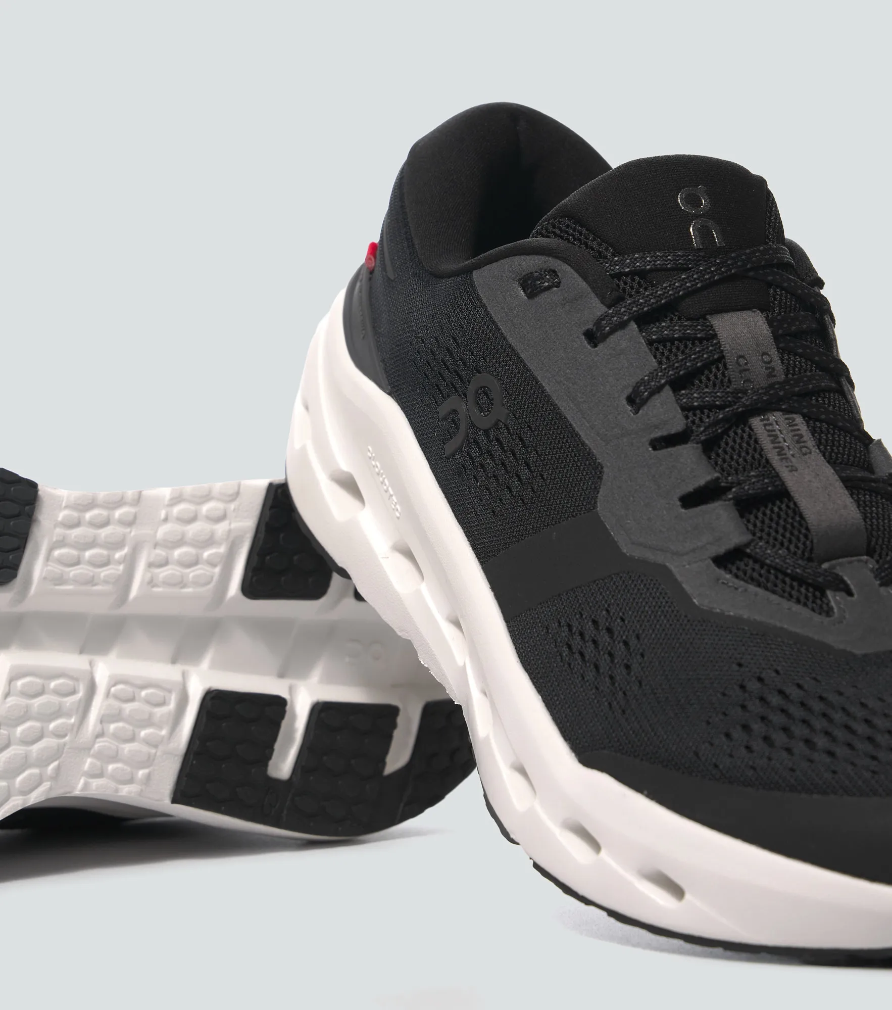 Tenis On Running Cloudrunner 3 133648 NG