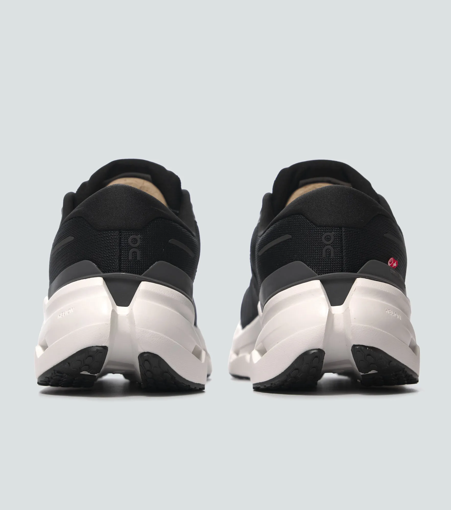 Tenis On Running Cloudrunner 3 133648 NG