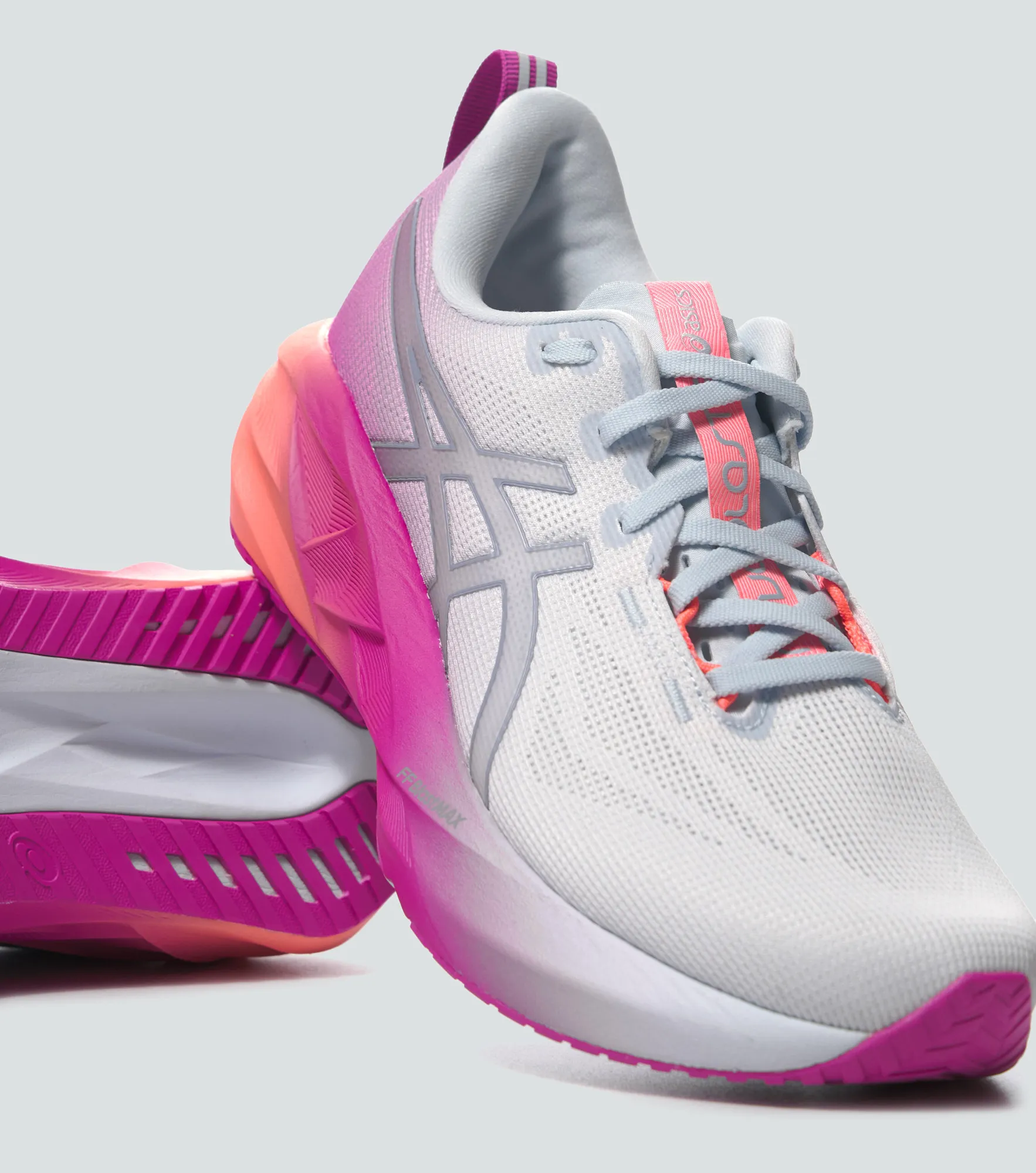 Tenis Asics Novablast 5 133712 BL