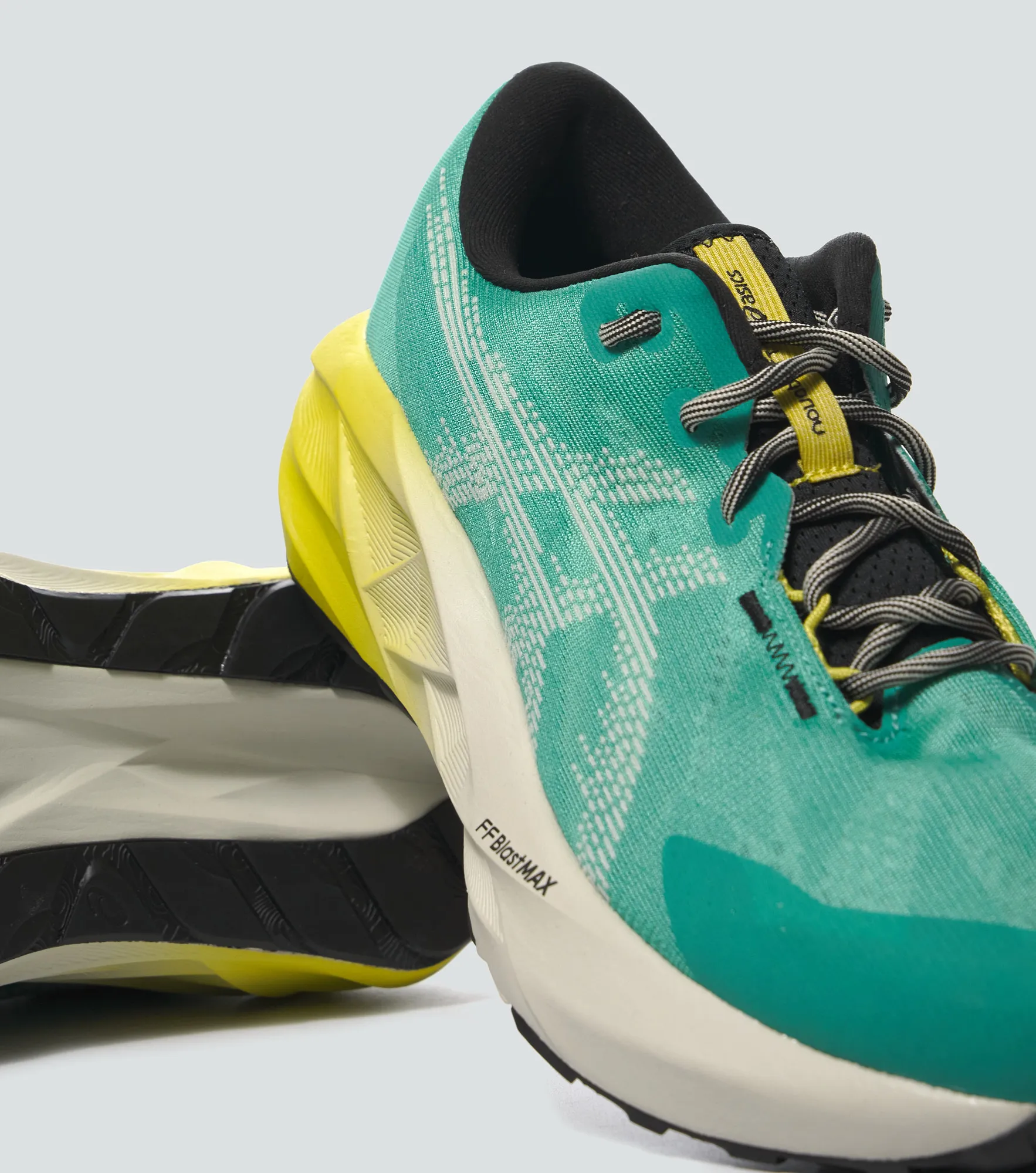 Tenis Asics Novablast 5 Tr 133713 VD