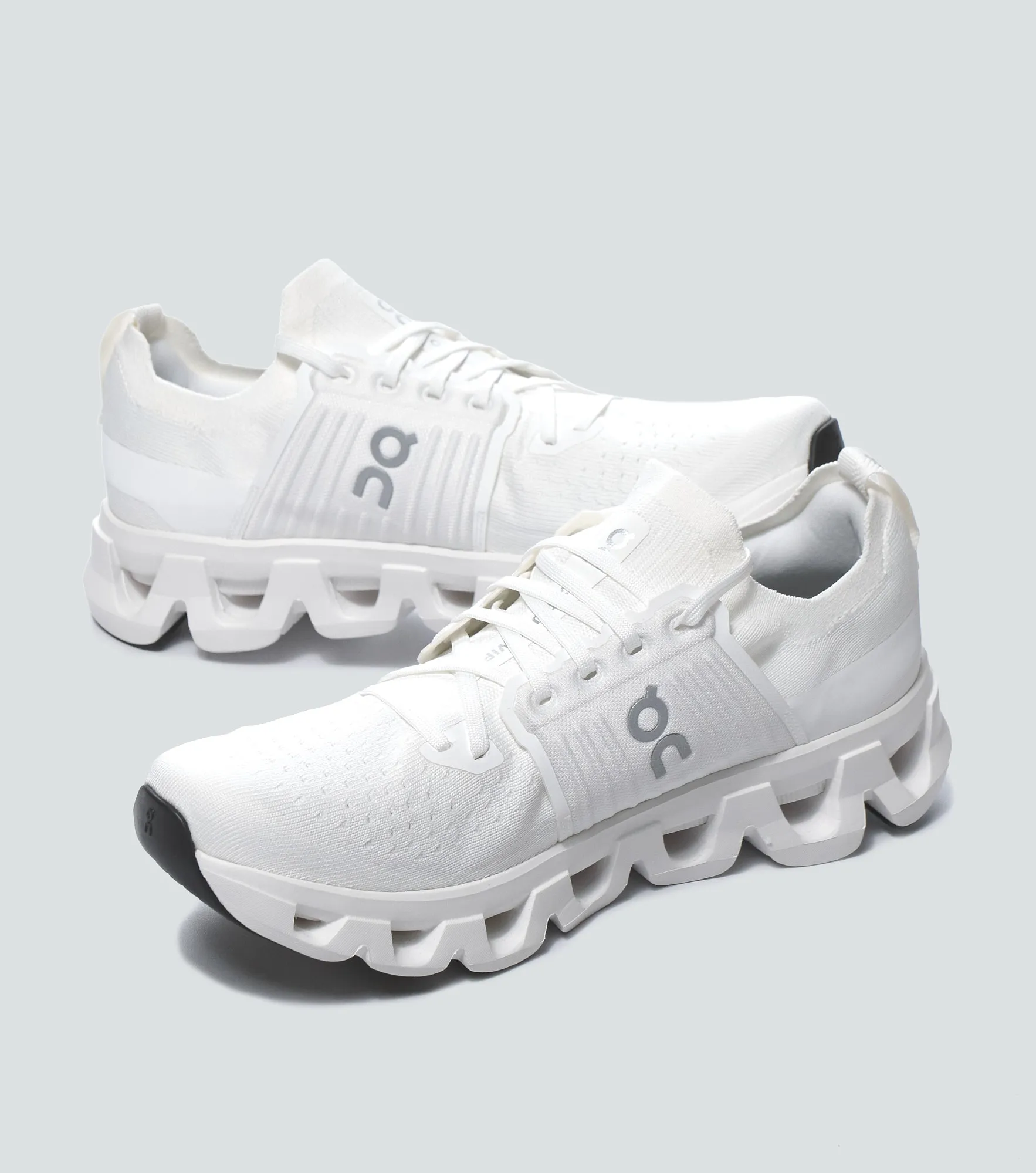 Tenis On Running Cloudswift 4 133870 BL
