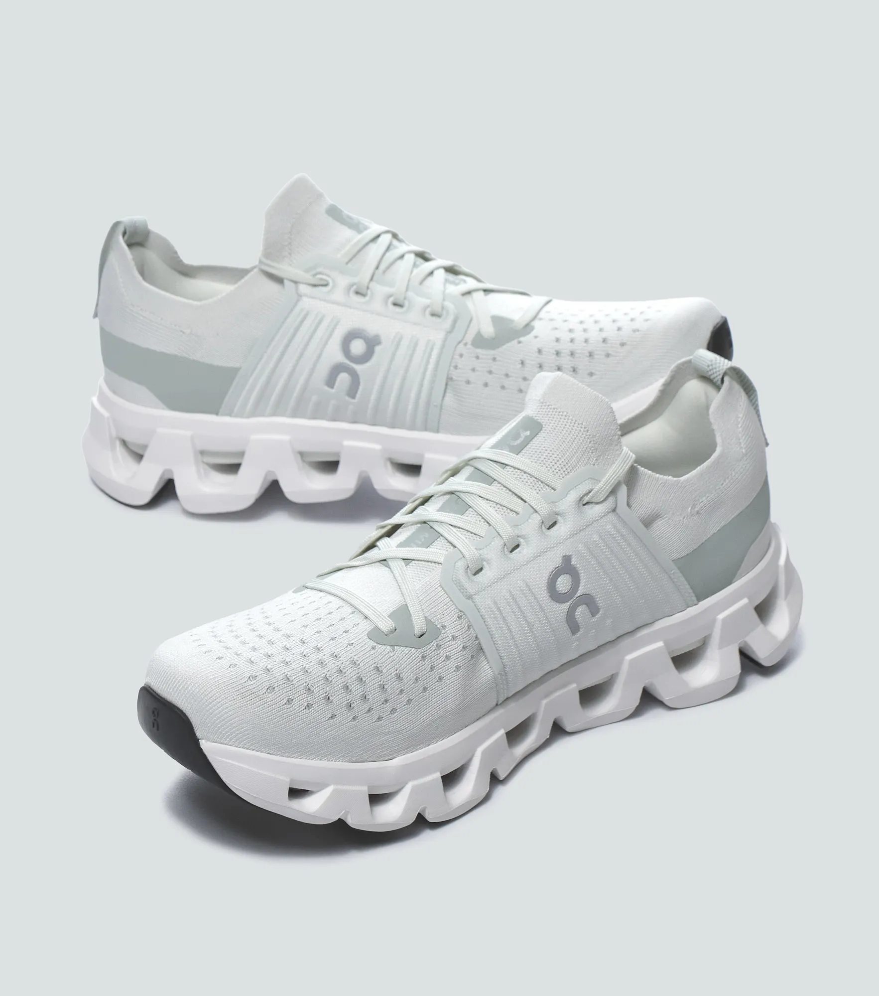 Tenis On Running Cloudswift 4 133871 BL
