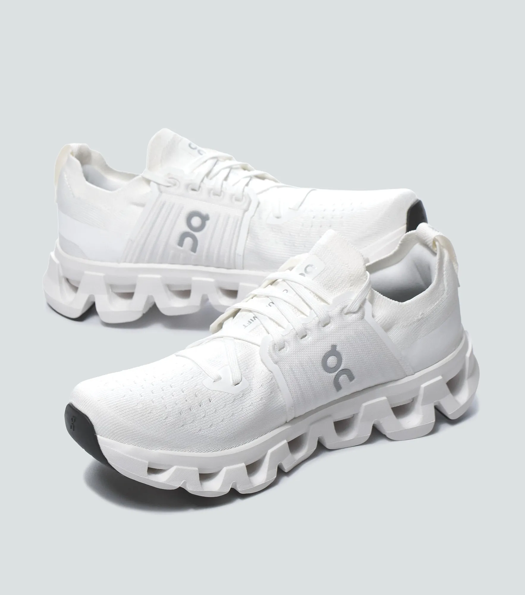 Tenis On Running Cloudswift 4 133879 BL