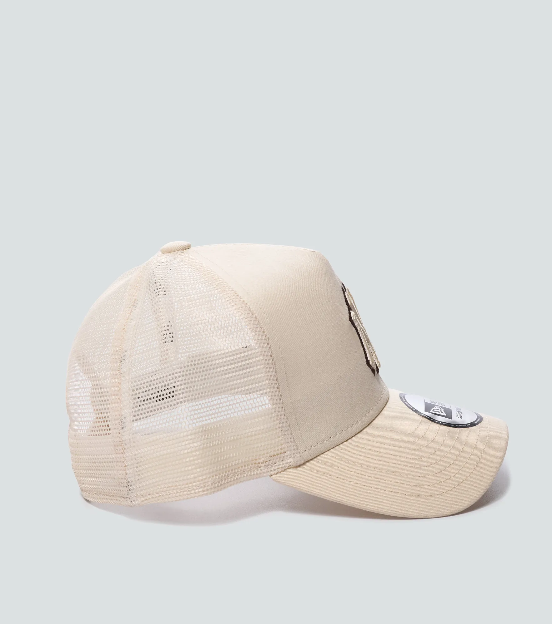Gorra New Era Outline Ef Trucker Neyyan 133969 BG