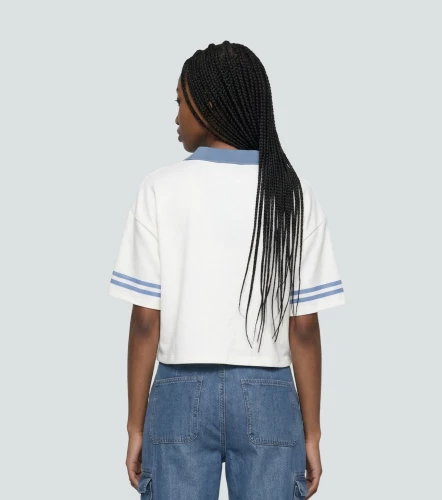 Nohe Blusa Crop Tipo Polo Estampada TyperAD