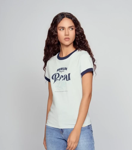 Fernanda T Shirt Unicolor Con Estampado Delantero Punos Y Cuello En Contraste UnserAC
