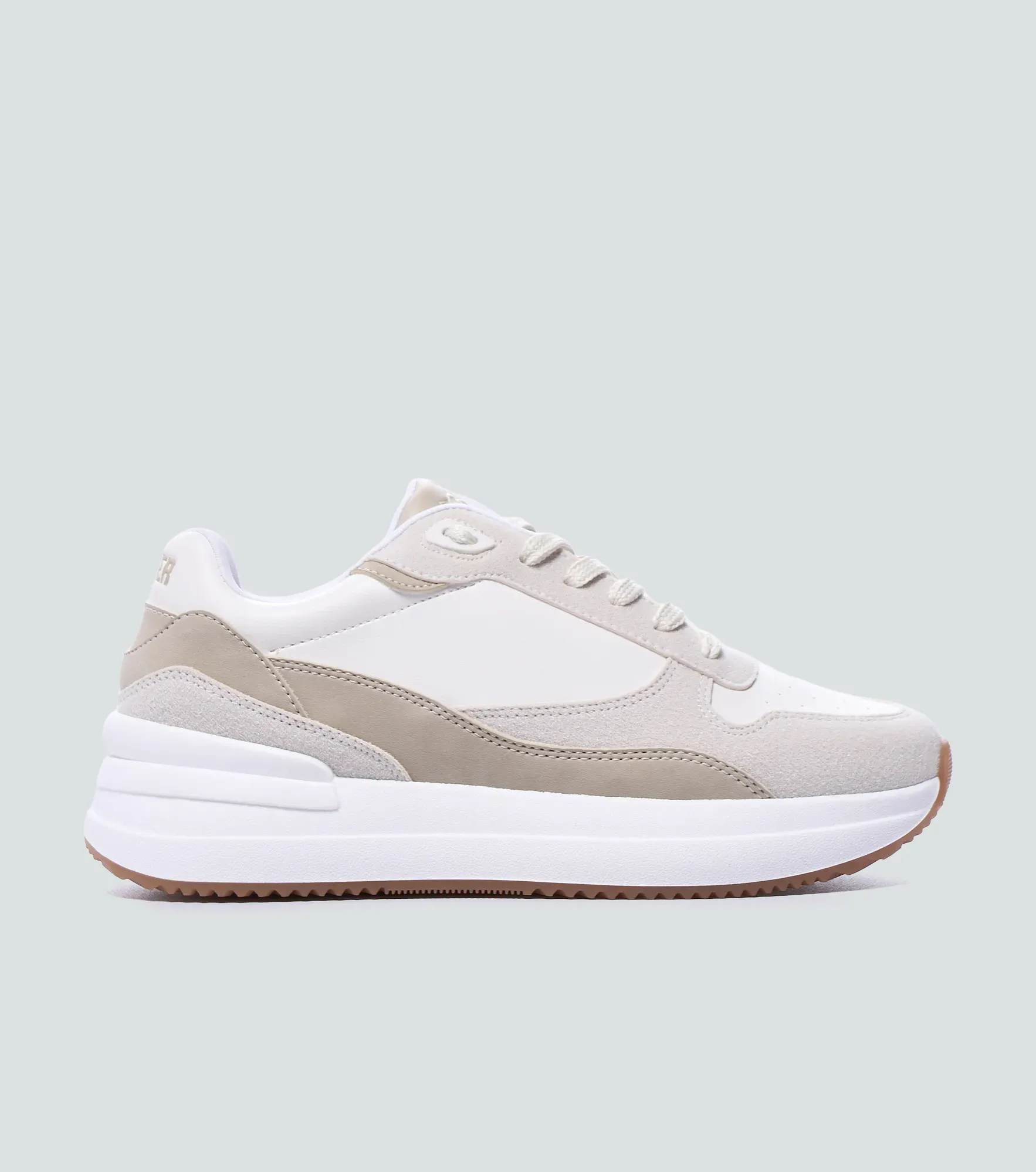 Nina Tenis Suela Alta Con Perforado En Punta Unser 830937 BG