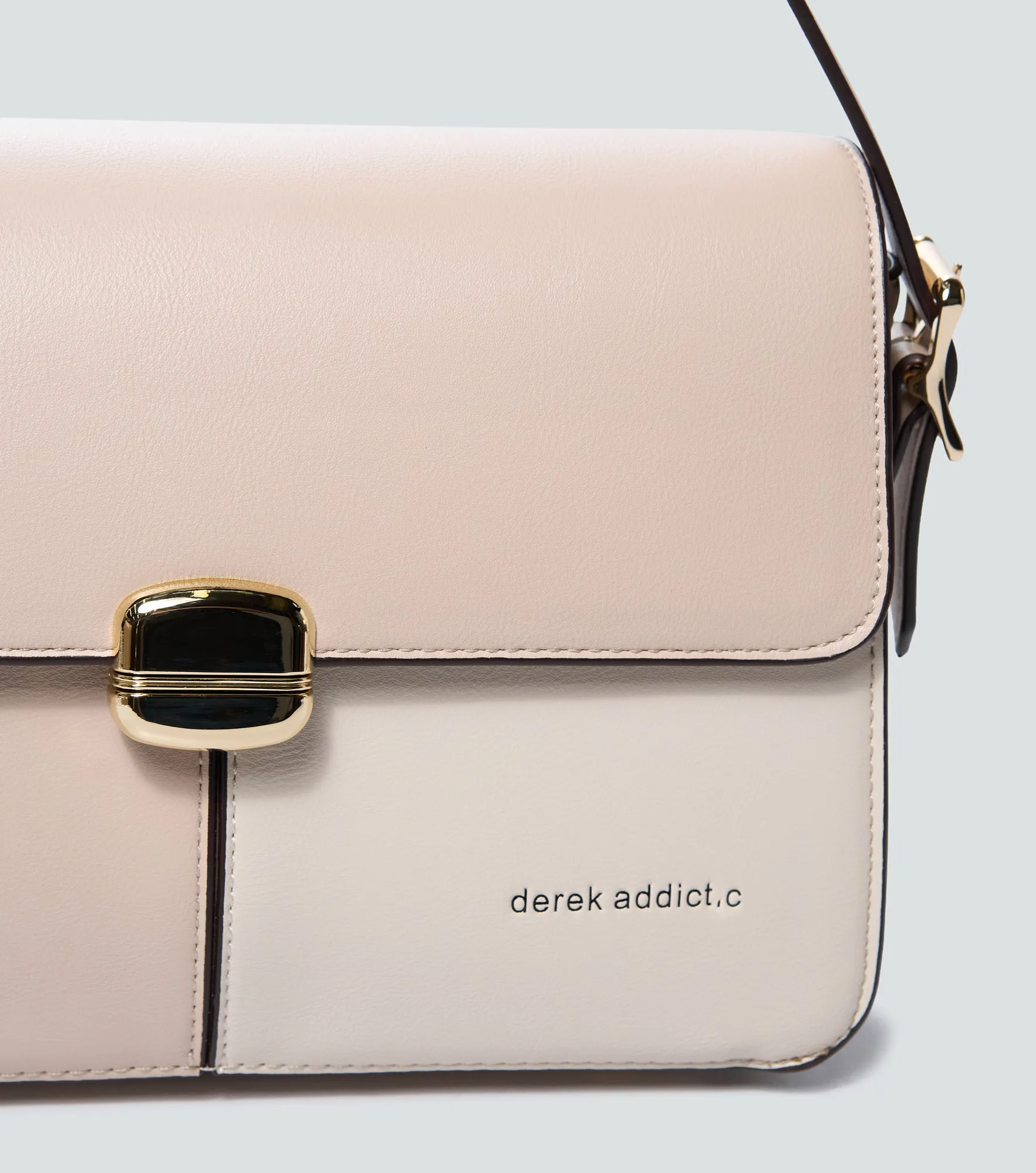 Bolso Tipo Bandolera Con Solapa Chic Derek 838269 BG