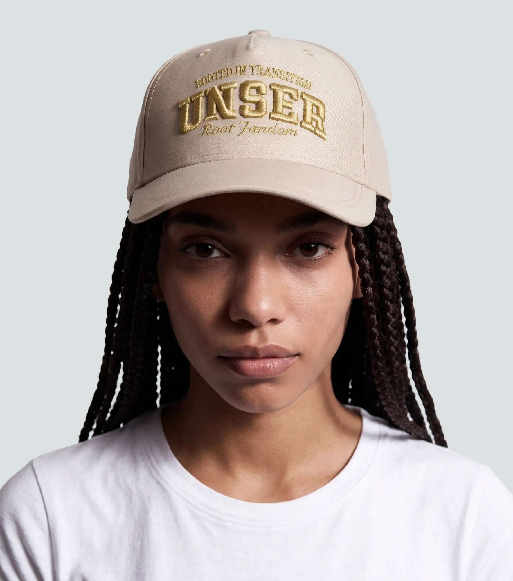 Angel Gorra Unicolor Con Bordado En Delantero Unser 838510 BG