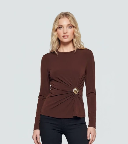 Blusa Manga Larga Acetato Con Broche Decorativo Unicolor DerekCF