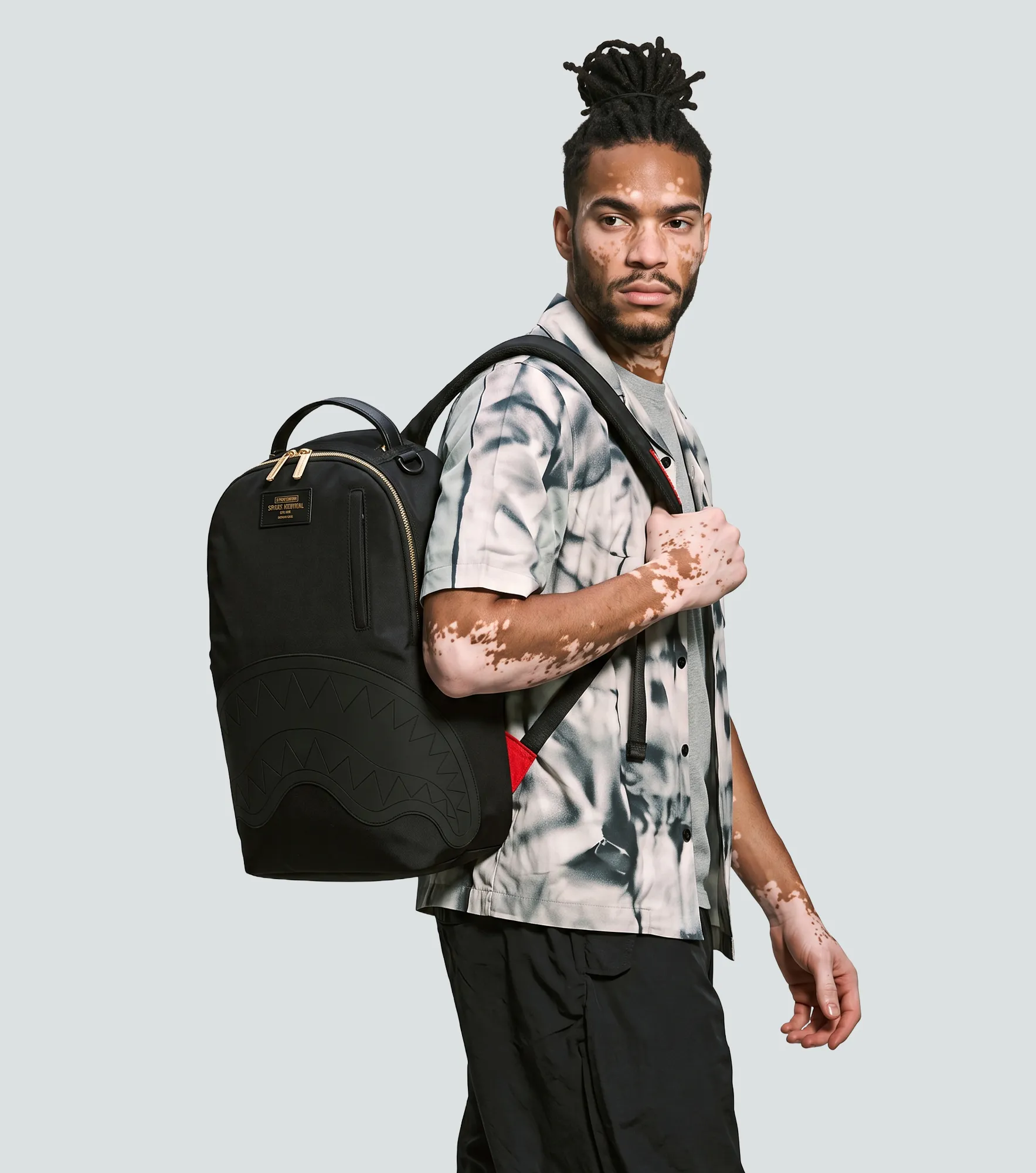 Morral Sprayground Shark Central Gold Lettering 134792 NG