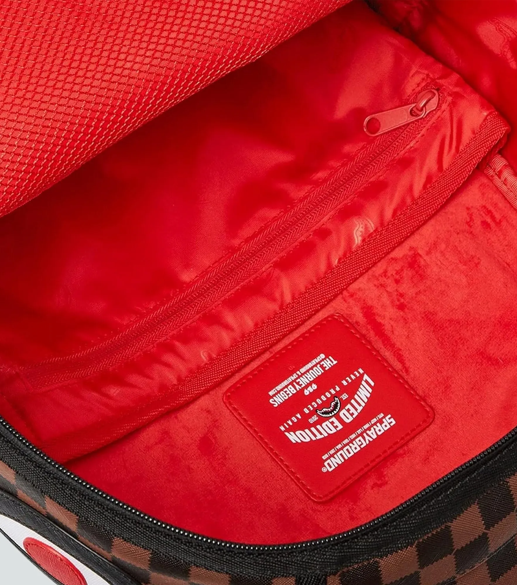 Morral Sprayground Sharks In Paris Pyramid 134794 CF