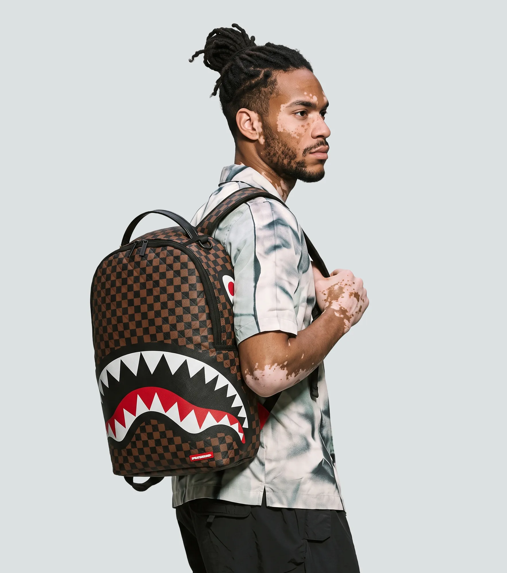 Morral Sprayground Sharks In Paris Pyramid 134794 CF