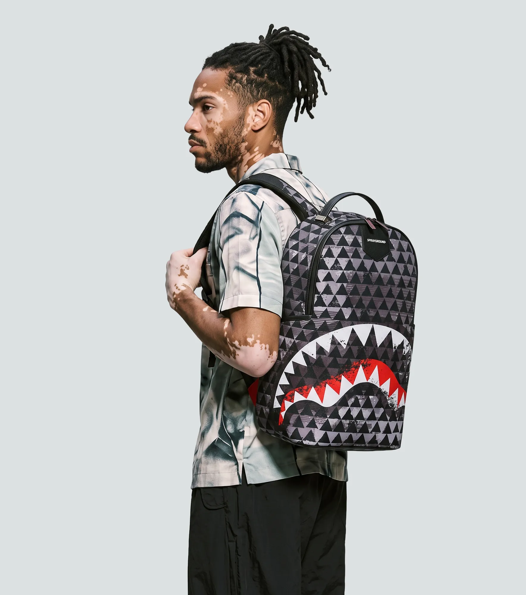 Morral Sprayground Kahuku Niho Mano 134796 NG