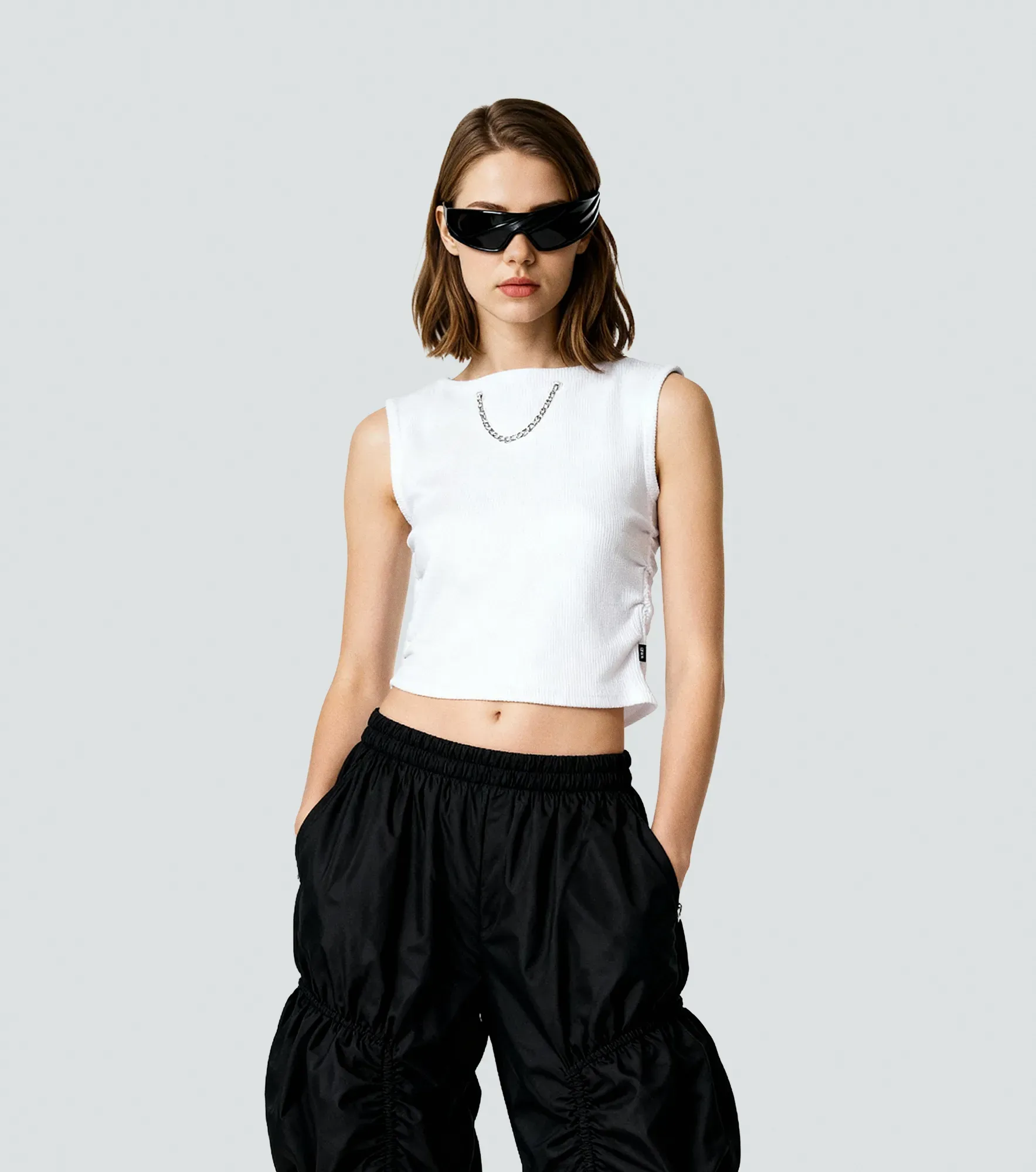 Allen Blusa Slim Asimetrica Cuello Bandeja Con Ojales Y Cadena Typer 835628 BH