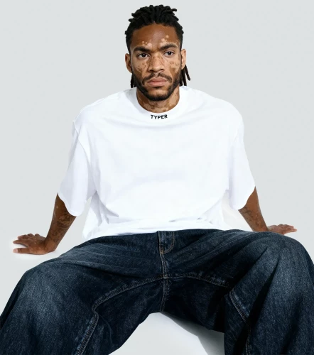 Bruno T Shirt Oversize Bordado En Cuello TyperBL