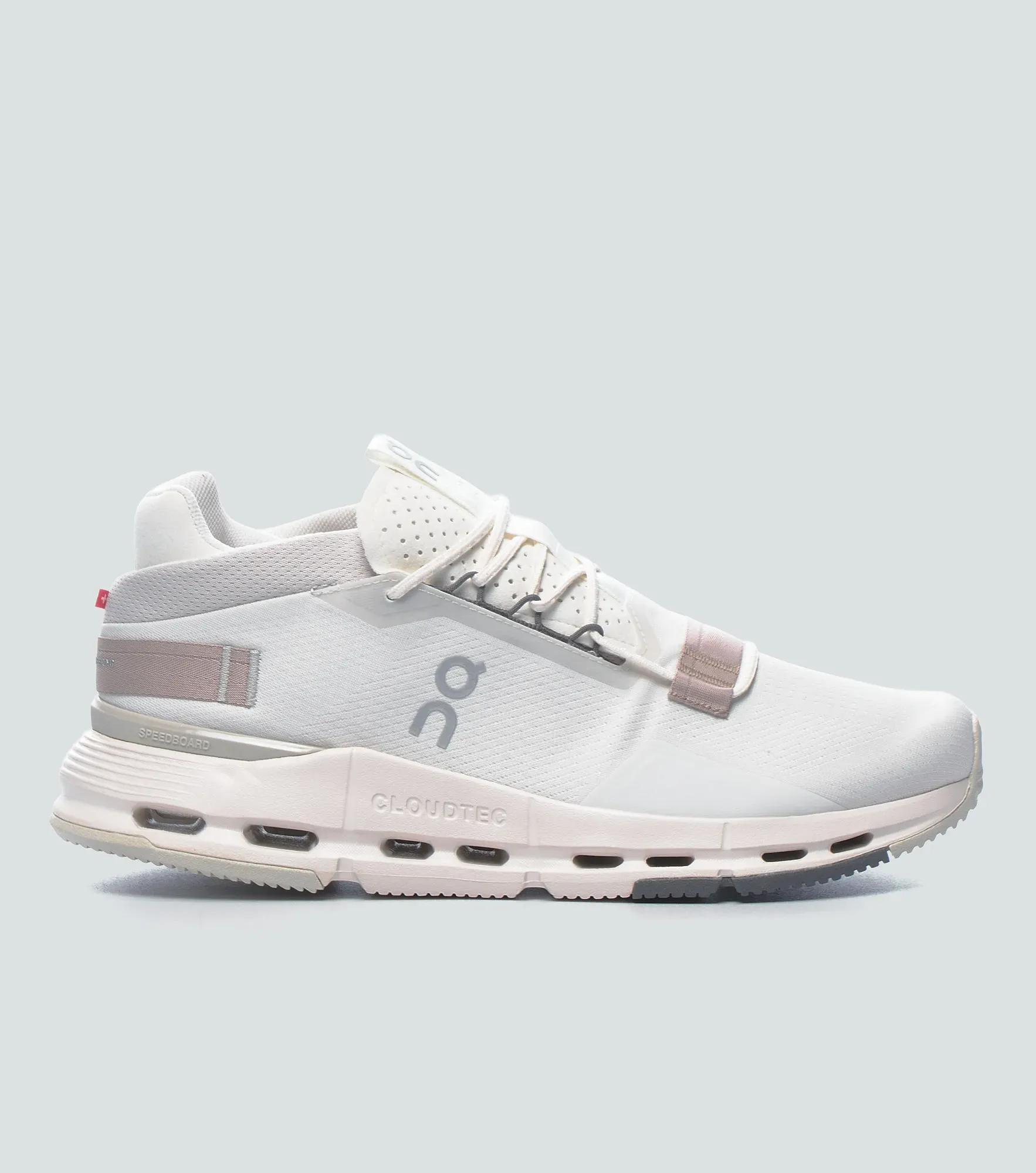 Tenis On Running Cloudnova 2 131660 BL