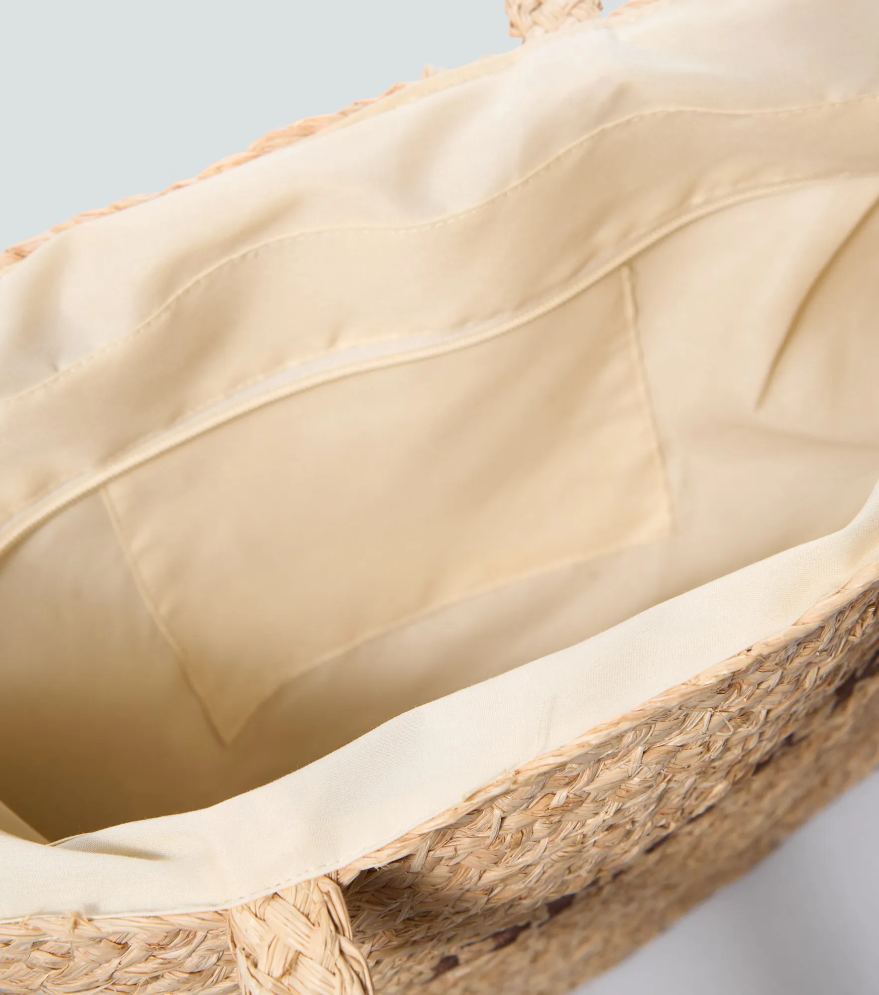 Bolso En Fibra Natural Trenzada Unicolor Derek 838274 AR