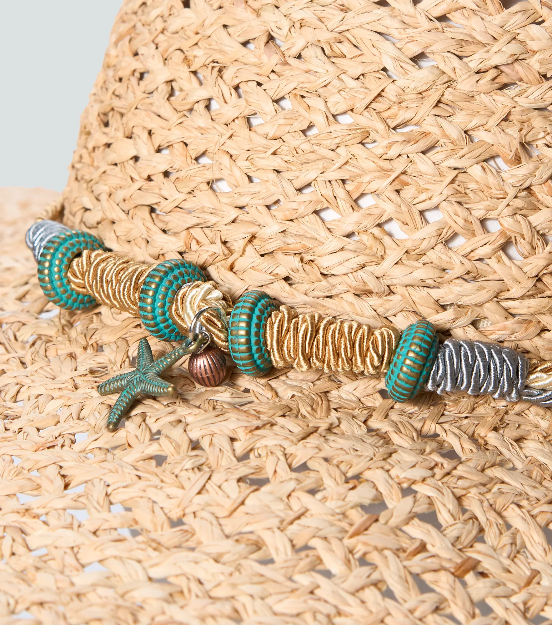 Sombrero Extra Grande Con Cordon Decorativo Derek 838281 AR