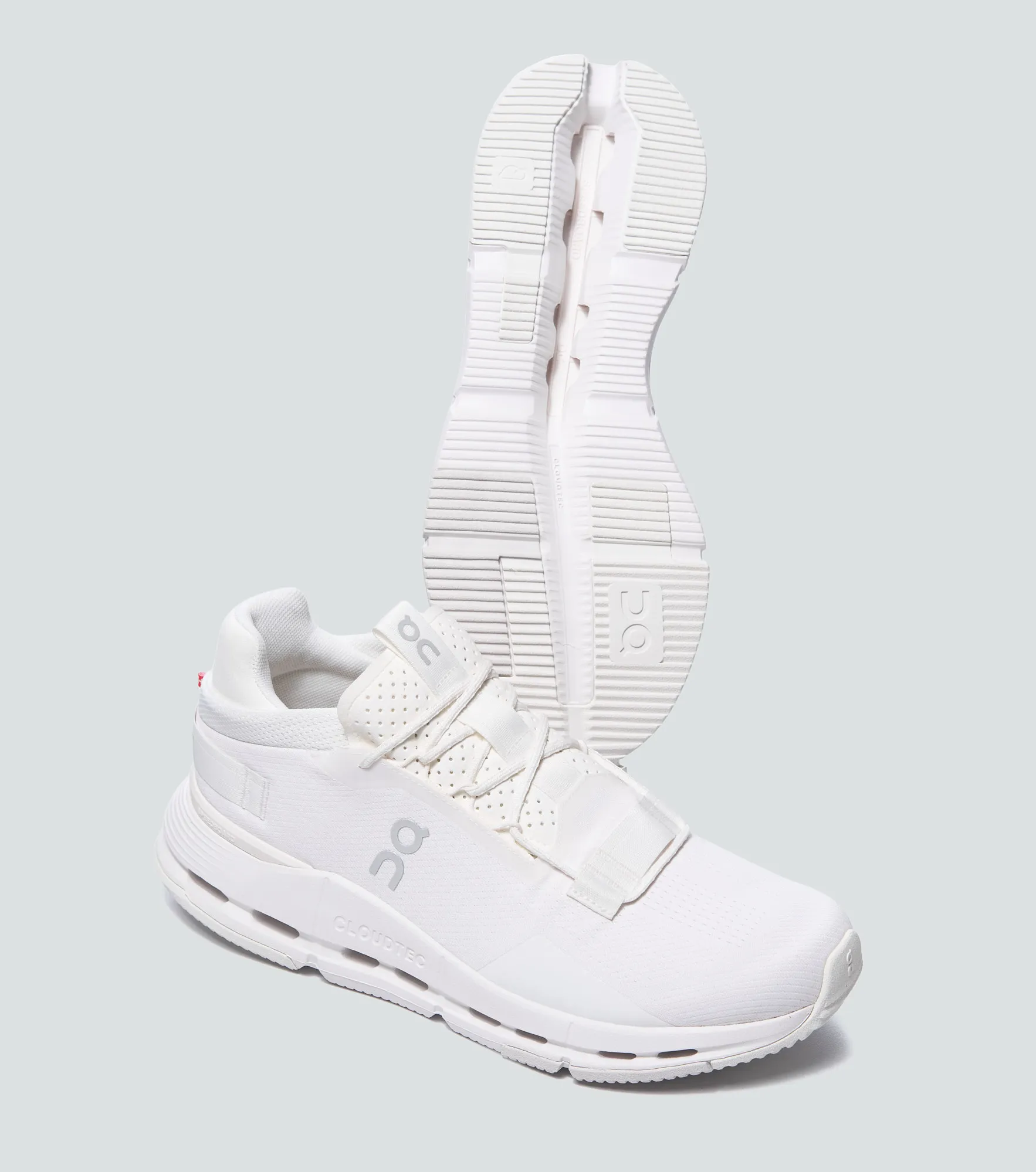 Tenis On Running Cloudnova 2 135038 BL