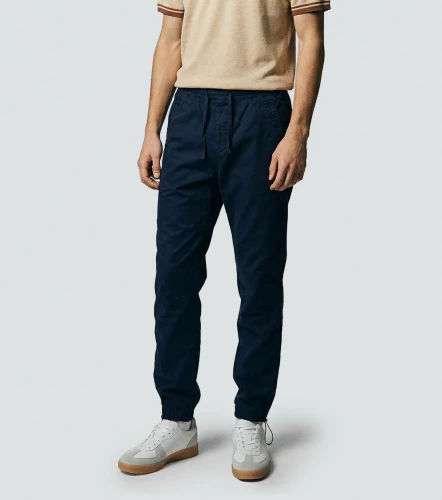 Oscar Jogger Con Detalles En Bolsillo Delantero Y Pinzas UnserAZ